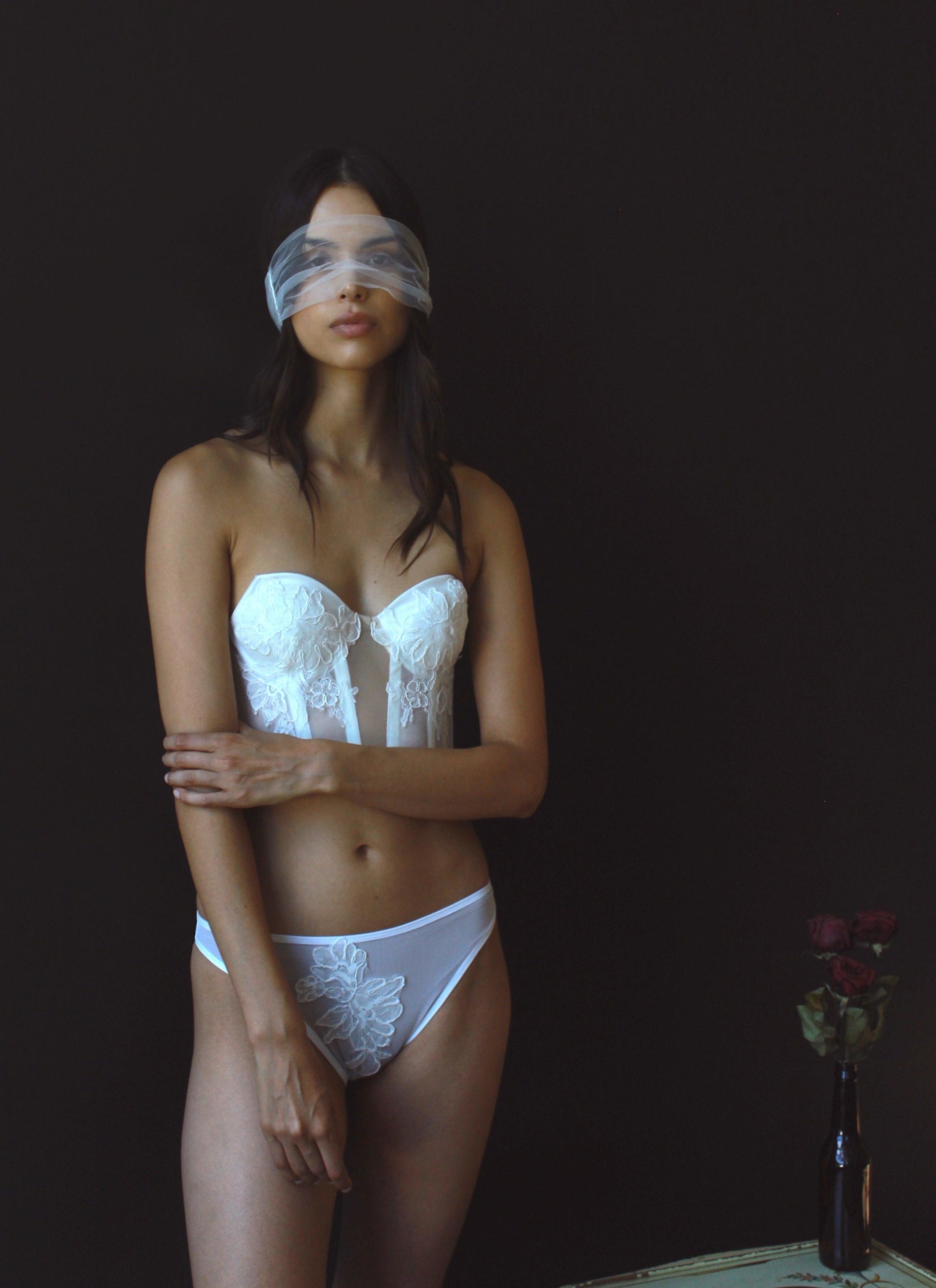 Tulle and Silk Blindfold - Allettare